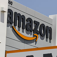 Amazon shares lose gains